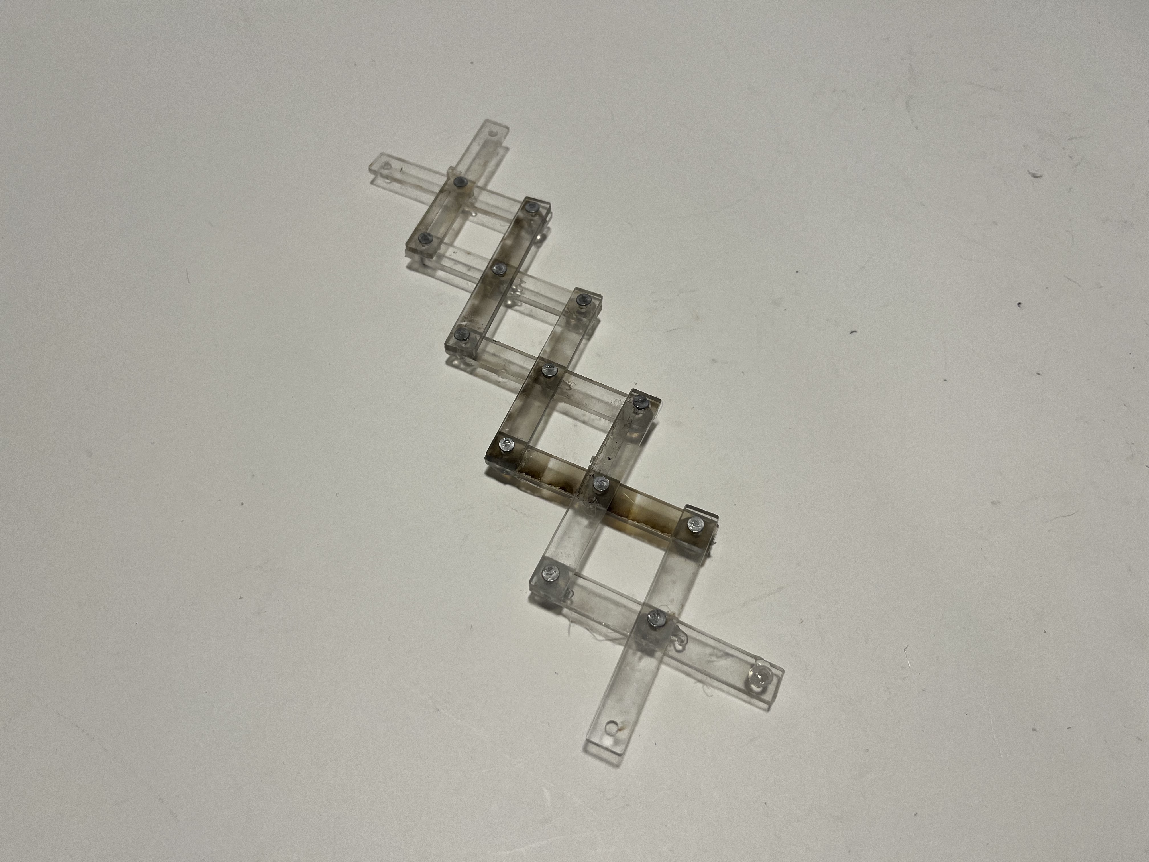 Scissor linkage